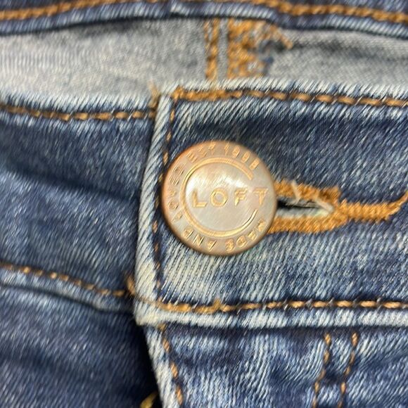 Loft Mid rise modern Skinny Crop Jeans Size 28 / 6 medium blue - Picture 3 of 9